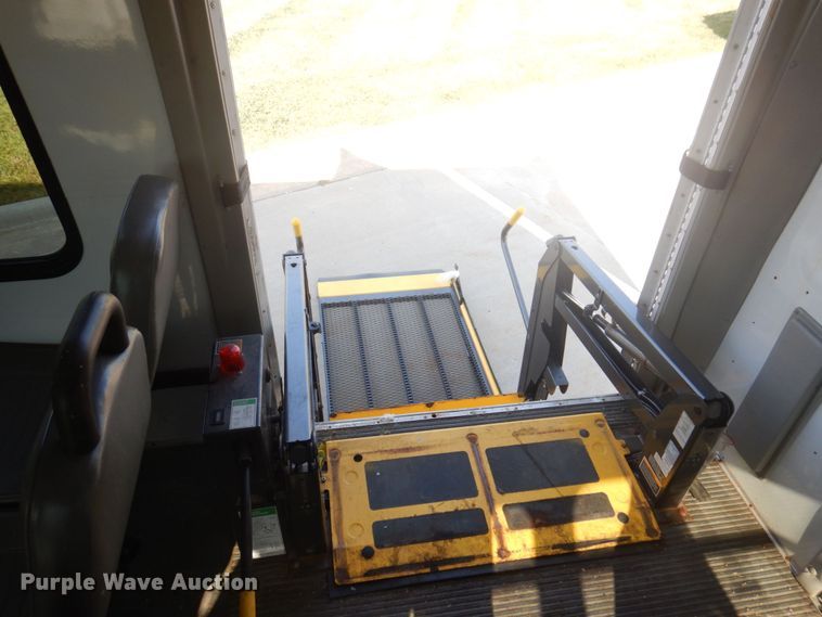 image for item DP0328 2011 Ford E450 Super Duty  shuttle bus