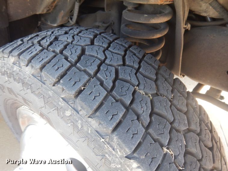 image for item DP0328 2011 Ford E450 Super Duty  shuttle bus