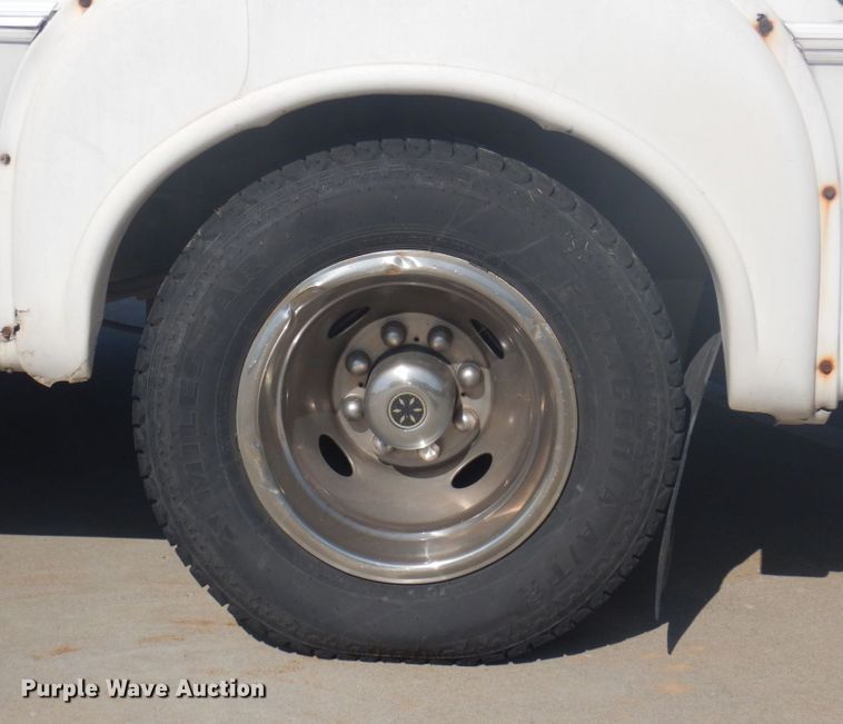 image for item DP0328 2011 Ford E450 Super Duty  shuttle bus