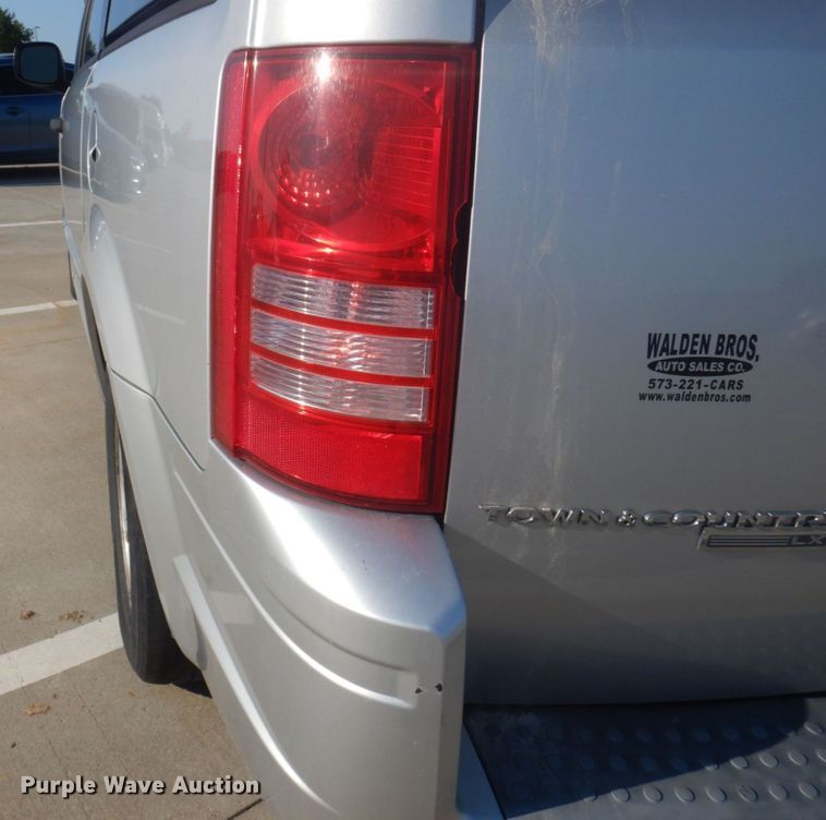 image for item DP0330 2008 Chrysler Town & Country LX  van