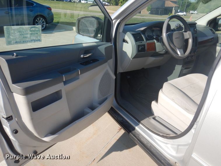 image for item DP0330 2008 Chrysler Town & Country LX  van