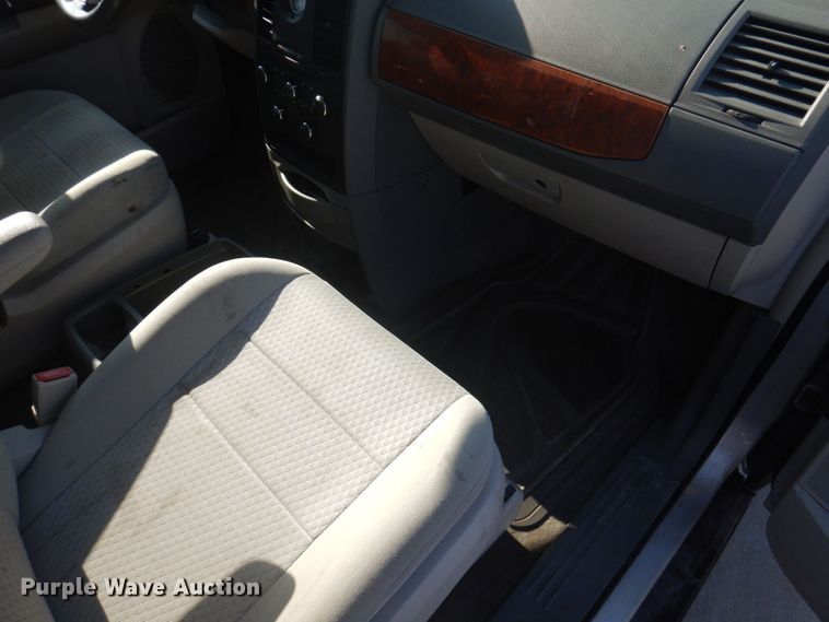 image for item DP0330 2008 Chrysler Town & Country LX  van