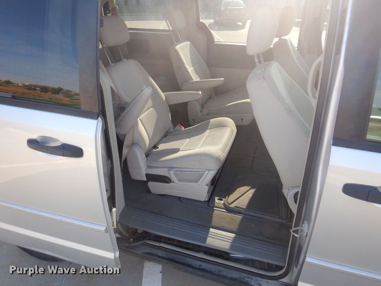 image for item DP0330 2008 Chrysler Town & Country LX  van
