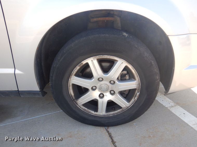 image for item DP0330 2008 Chrysler Town & Country LX  van