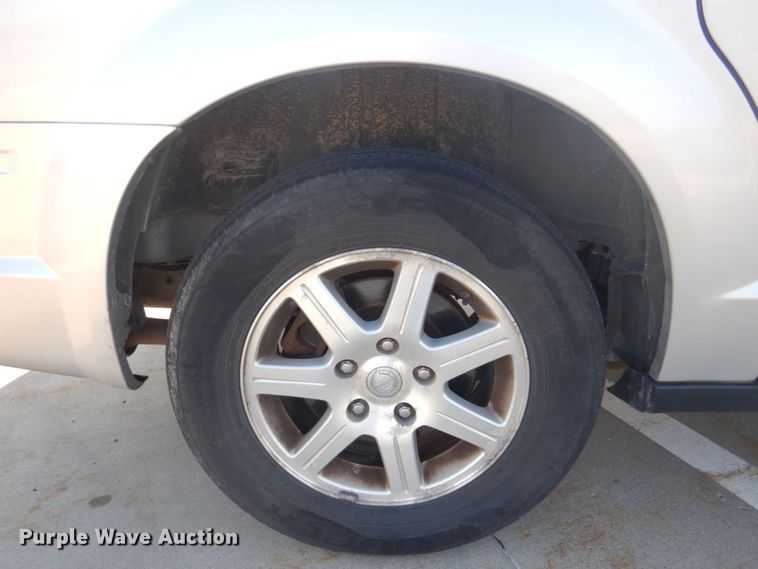 image for item DP0330 2008 Chrysler Town & Country LX  van