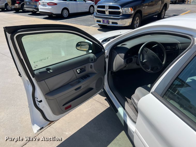 image for item IA9087 2001 Ford Taurus