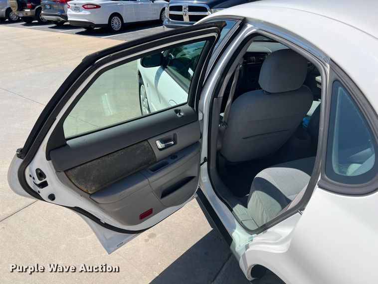 image for item IA9087 2001 Ford Taurus