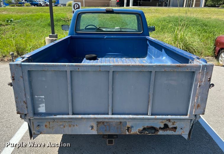 image for item IA9088 1993 Ford F150  pickup truck