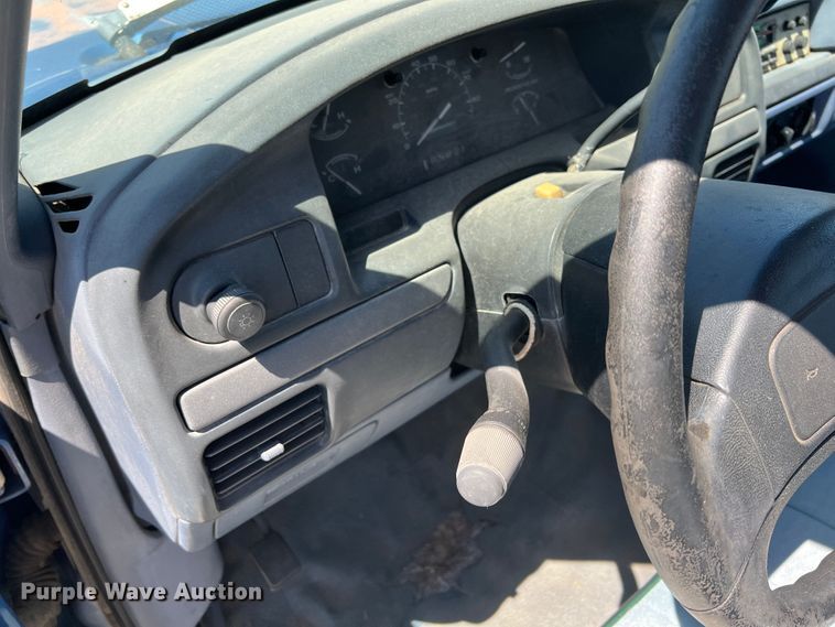 image for item IA9088 1993 Ford F150  pickup truck