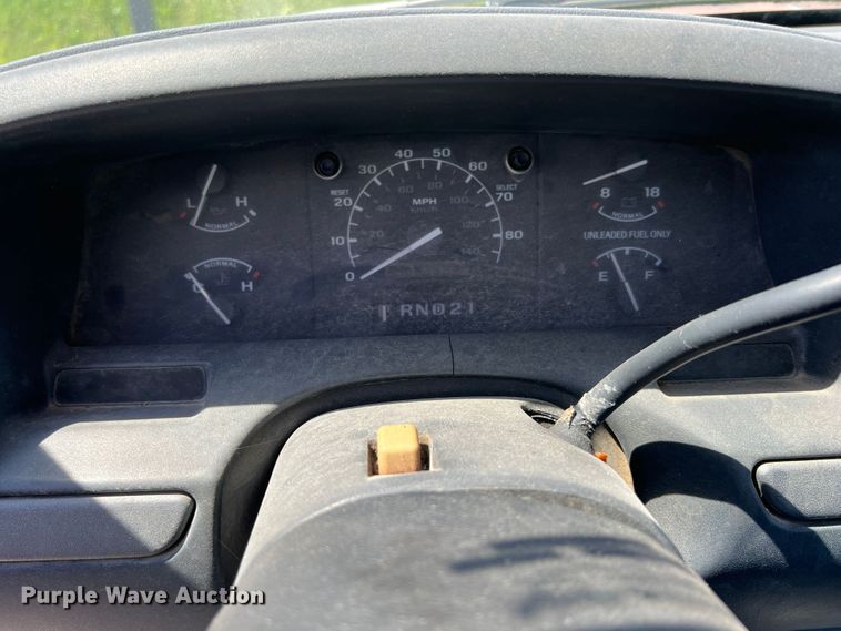 image for item IA9088 1993 Ford F150  pickup truck