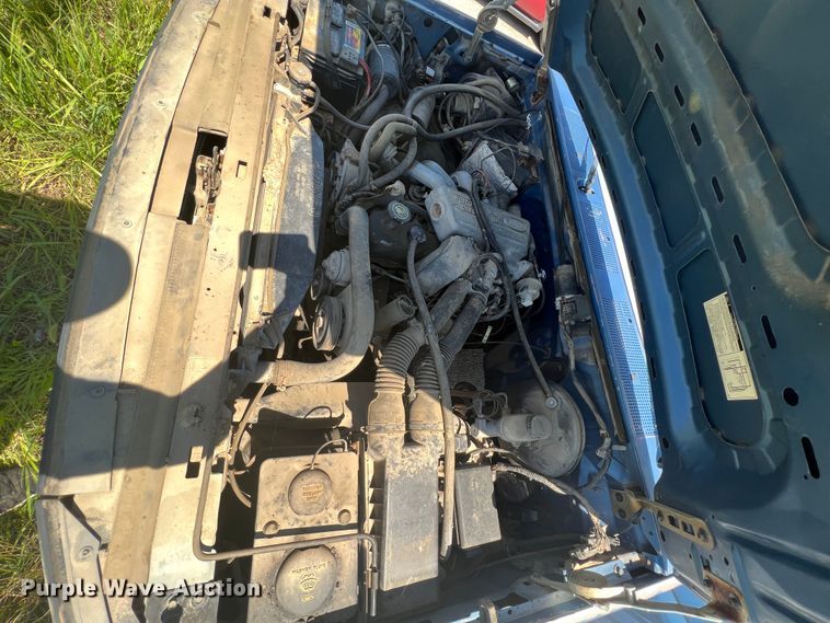 image for item IA9088 1993 Ford F150  pickup truck