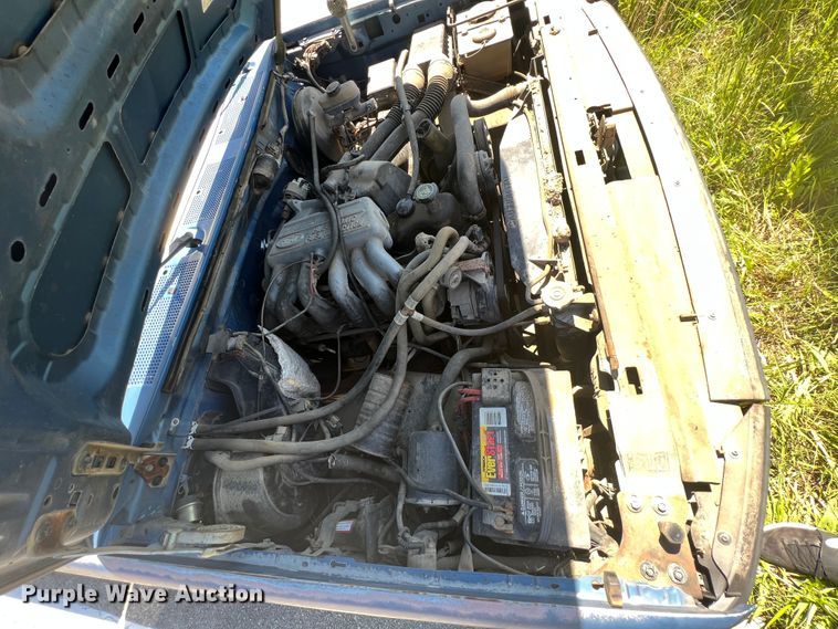 image for item IA9088 1993 Ford F150  pickup truck