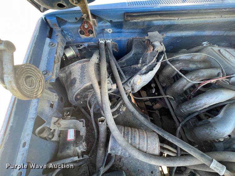 image for item IA9088 1993 Ford F150  pickup truck