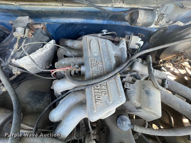 image for item IA9088 1993 Ford F150  pickup truck