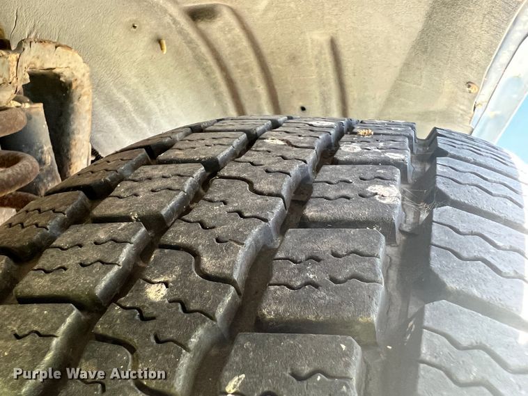 image for item IA9088 1993 Ford F150  pickup truck