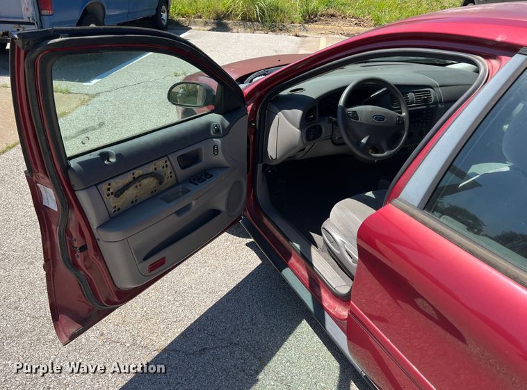 image for item IA9089 2003 Ford Taurus