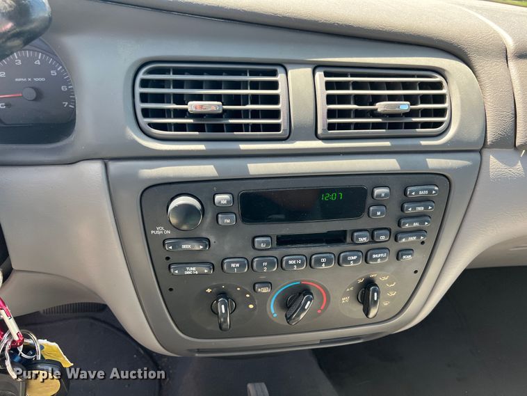 image for item IA9089 2003 Ford Taurus