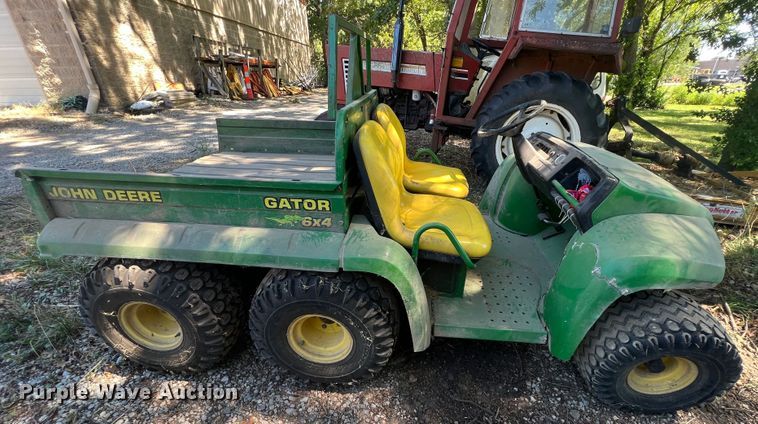 image for item IA9091 2001 John Deere Gator 6X4  utility vehicle