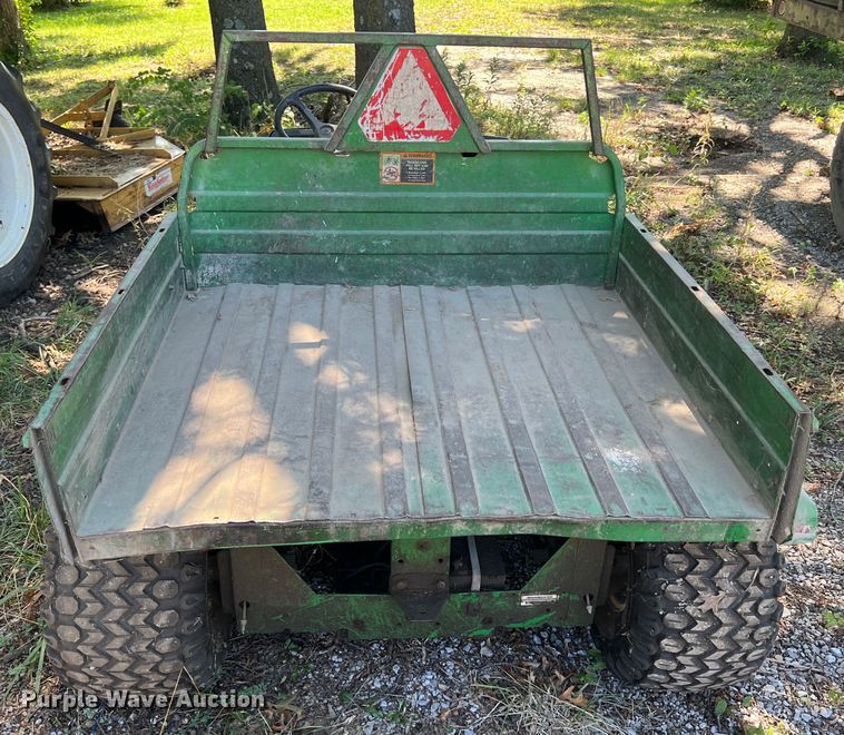 image for item IA9091 2001 John Deere Gator 6X4  utility vehicle