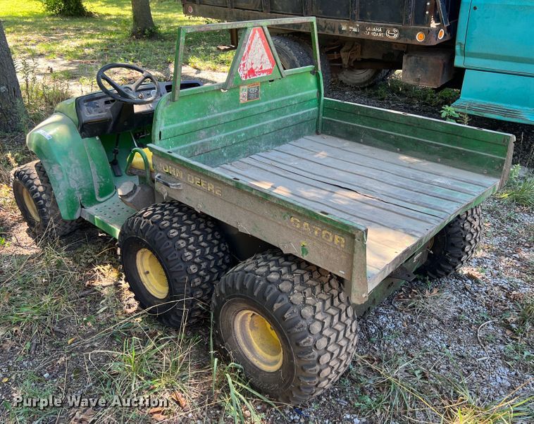 image for item IA9091 2001 John Deere Gator 6X4  utility vehicle