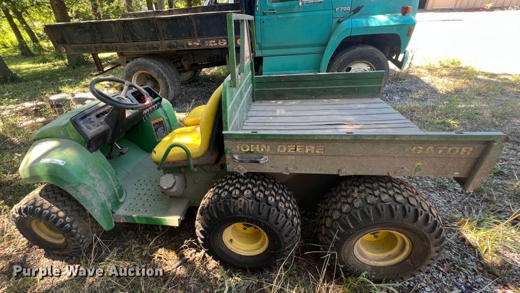 image for item IA9091 2001 John Deere Gator 6X4  utility vehicle