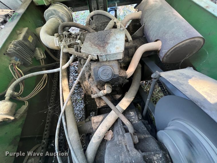 image for item IA9091 2001 John Deere Gator 6X4  utility vehicle