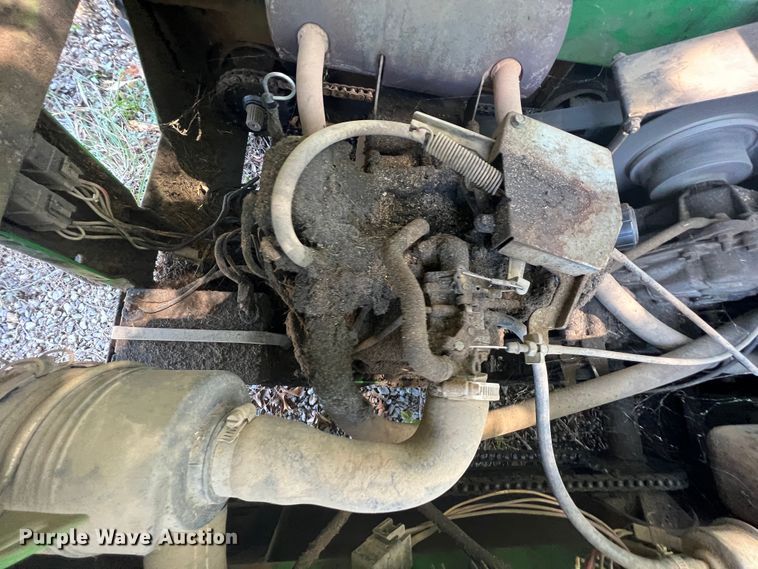 image for item IA9091 2001 John Deere Gator 6X4  utility vehicle