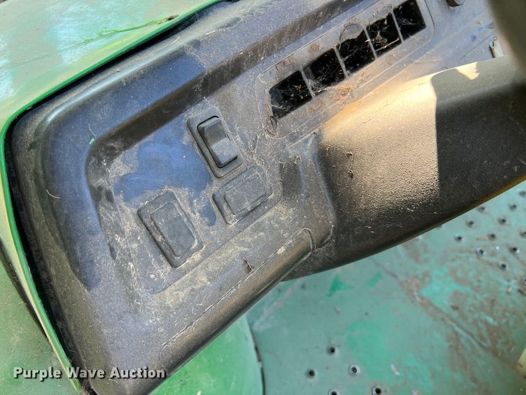 image for item IA9091 2001 John Deere Gator 6X4  utility vehicle