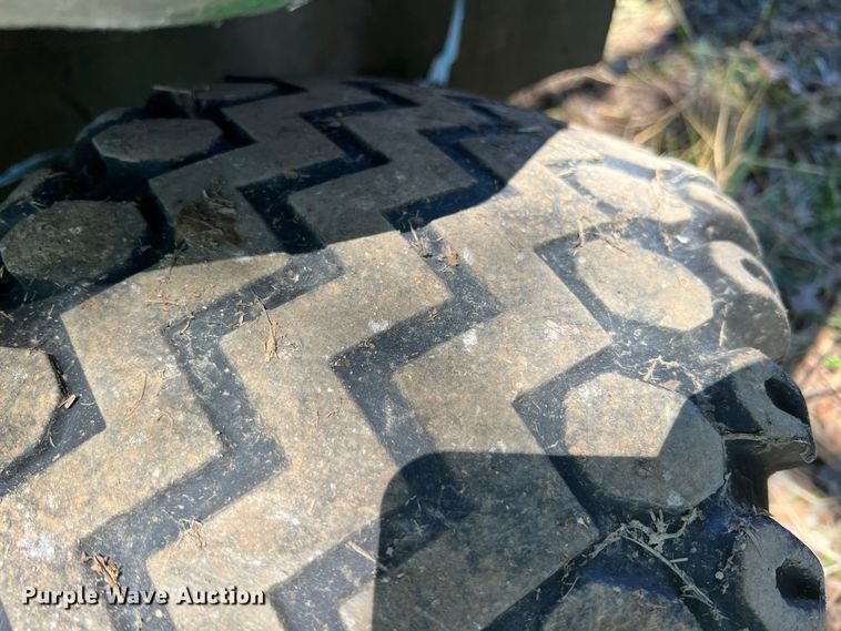 image for item IA9091 2001 John Deere Gator 6X4  utility vehicle