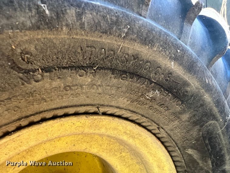 image for item IA9091 2001 John Deere Gator 6X4  utility vehicle