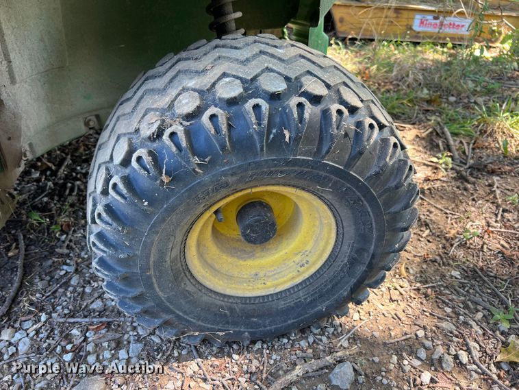 image for item IA9091 2001 John Deere Gator 6X4  utility vehicle