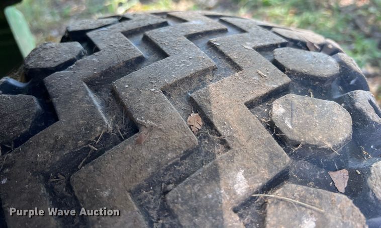 image for item IA9091 2001 John Deere Gator 6X4  utility vehicle