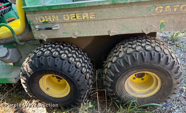 image for item IA9091 2001 John Deere Gator 6X4  utility vehicle
