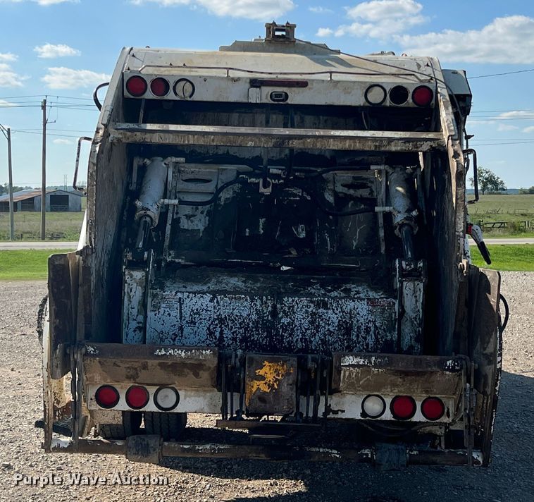 image for item IA9128 2007 Sterling Acterra  refuse truck