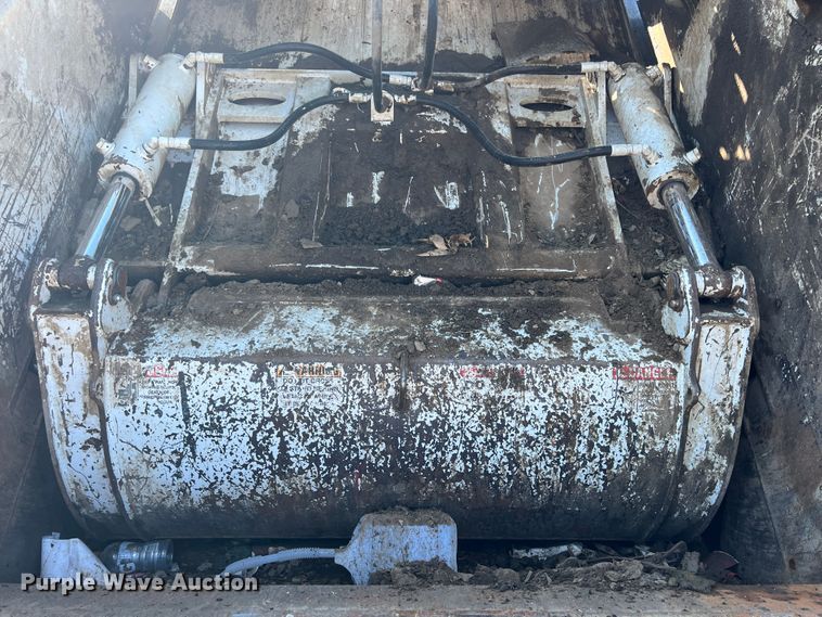 image for item IA9128 2007 Sterling Acterra  refuse truck