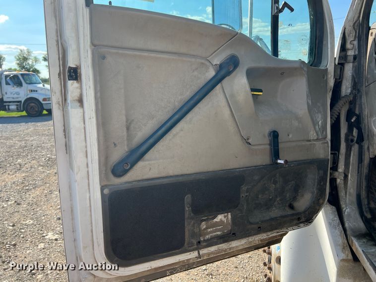 image for item IA9128 2007 Sterling Acterra  refuse truck