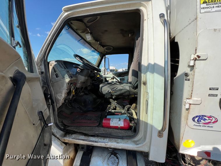 image for item IA9128 2007 Sterling Acterra  refuse truck