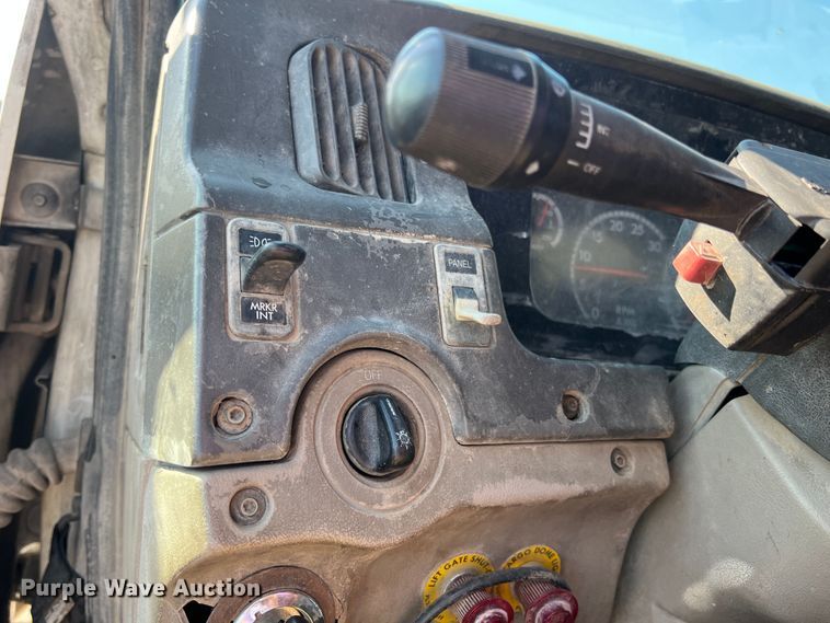 image for item IA9128 2007 Sterling Acterra  refuse truck