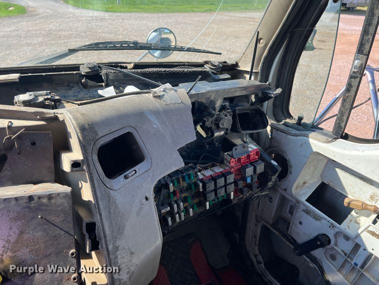 image for item IA9128 2007 Sterling Acterra  refuse truck