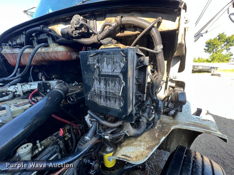 image for item IA9128 2007 Sterling Acterra  refuse truck