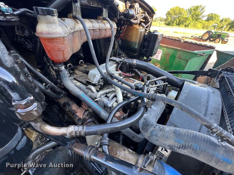 image for item IA9128 2007 Sterling Acterra  refuse truck