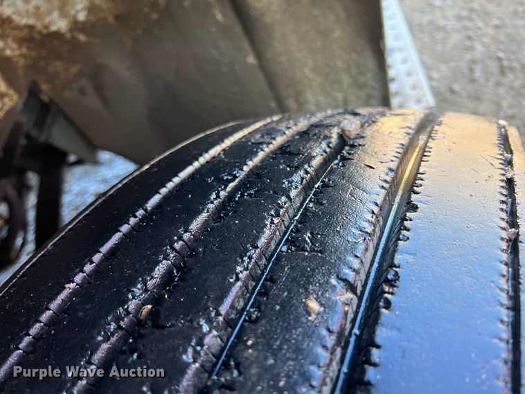 image for item IA9128 2007 Sterling Acterra  refuse truck