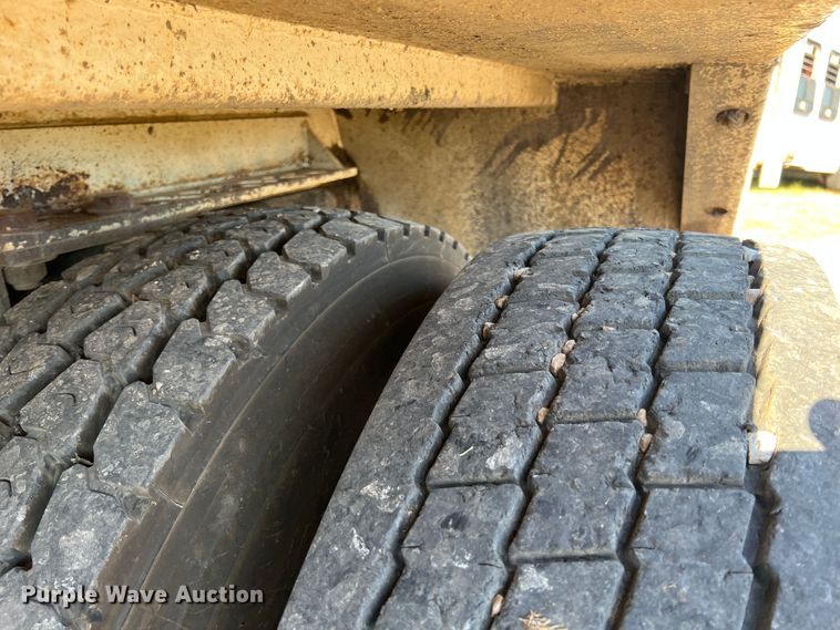 image for item IA9128 2007 Sterling Acterra  refuse truck