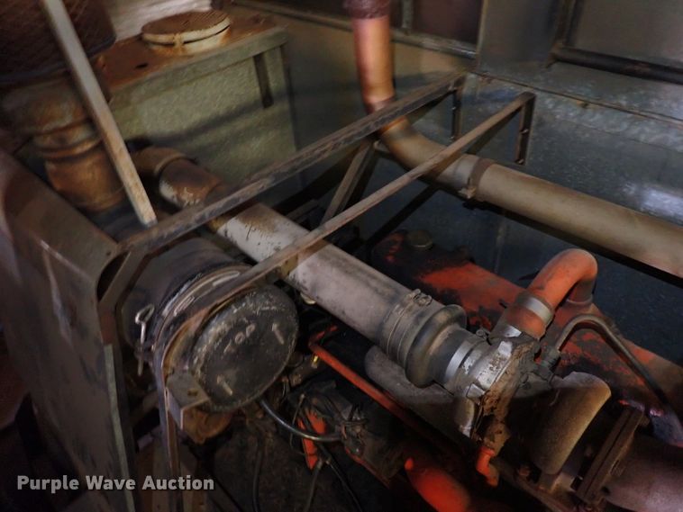 image for item IS9487 1977 Gleaner M2  combine