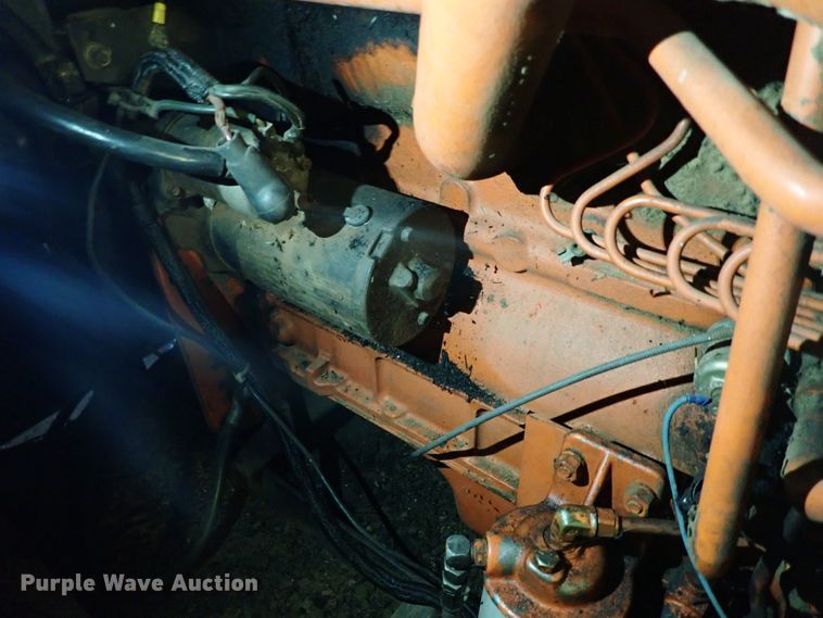 image for item IS9487 1977 Gleaner M2  combine