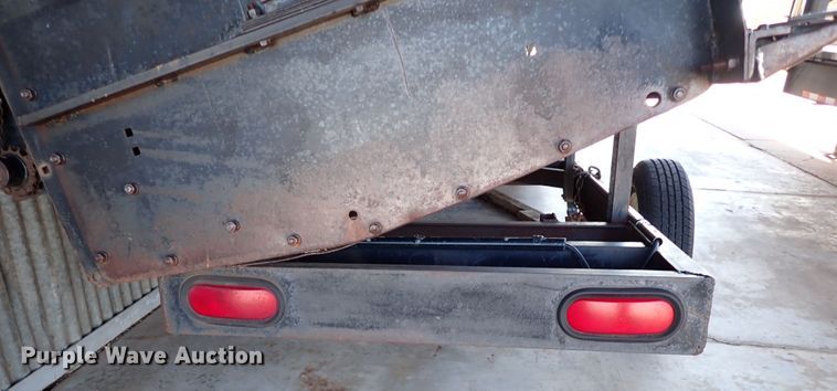 image for item IS9487 1977 Gleaner M2  combine