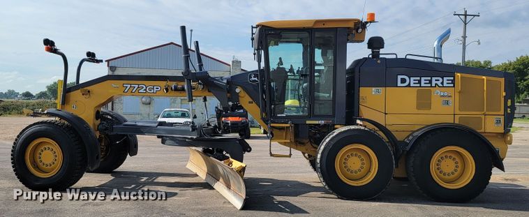 image for item JC9618 2015 John Deere 772GP  motor grader