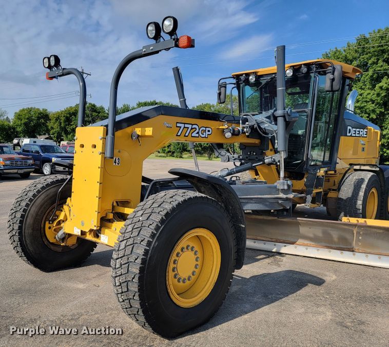 image for item JC9618 2015 John Deere 772GP  motor grader
