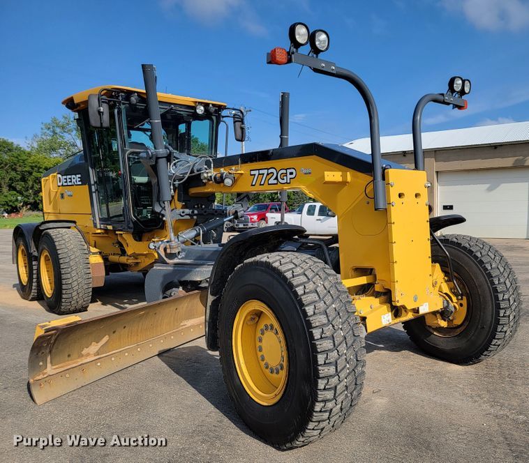 image for item JC9618 2015 John Deere 772GP  motor grader