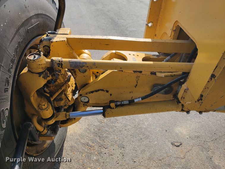 image for item JC9618 2015 John Deere 772GP  motor grader